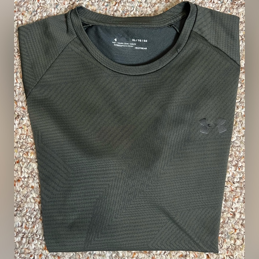 Men’s knit dri T-Shirt size XL